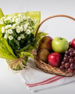 Cesta Pequena de Frutas e Flores